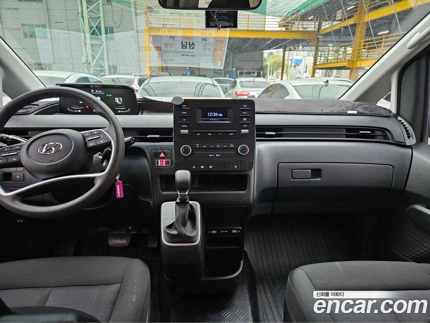 Hyundai Staria 2023