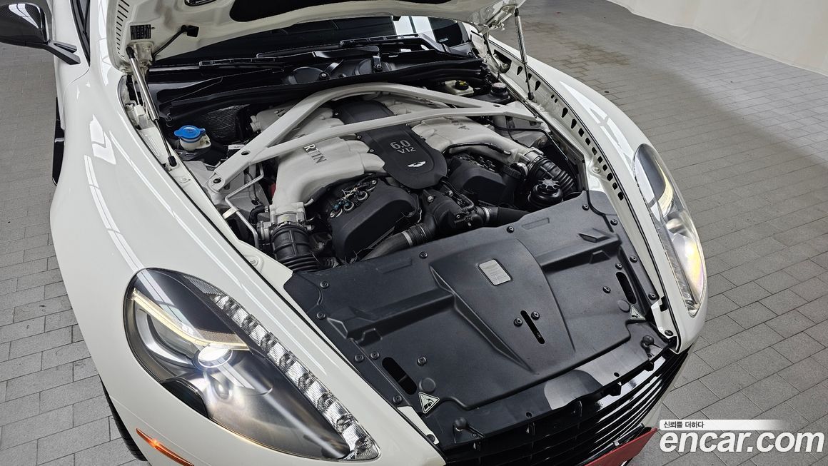 Astonmartin Rapide 2015