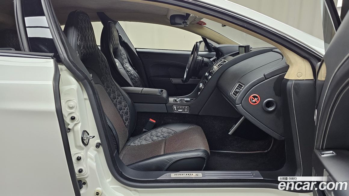 Astonmartin Rapide 2015