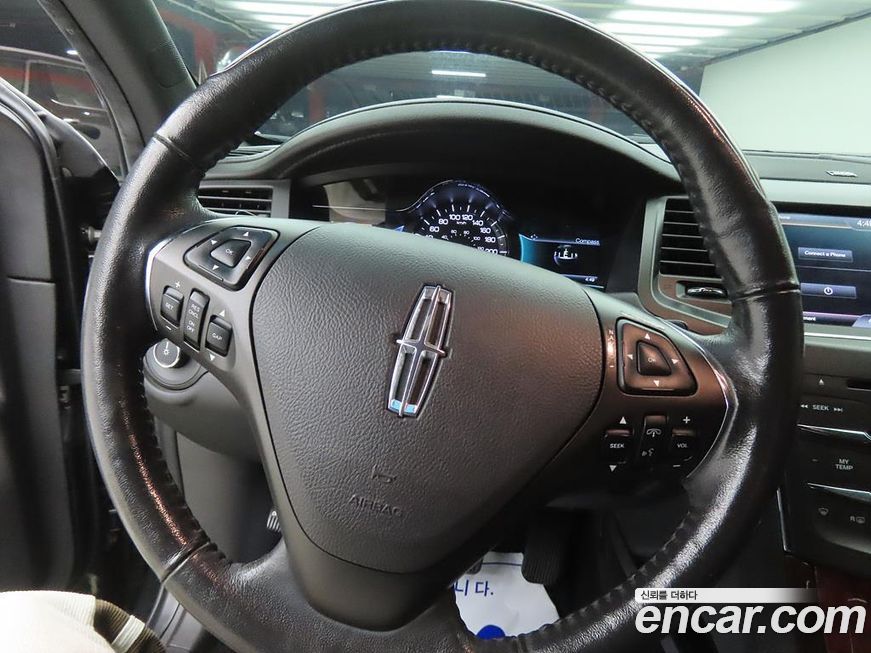 Lincoln MKS 2014