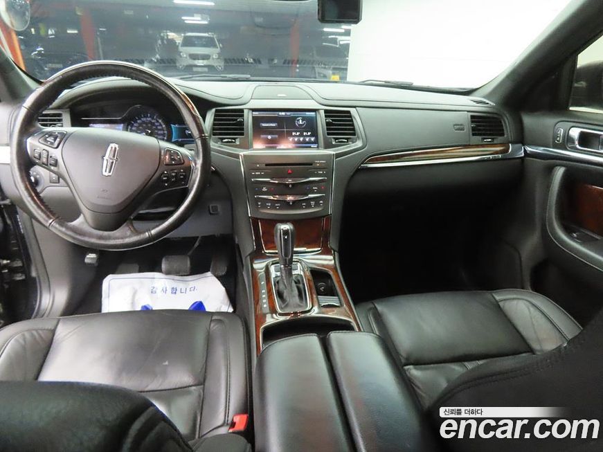 Lincoln MKS 2014