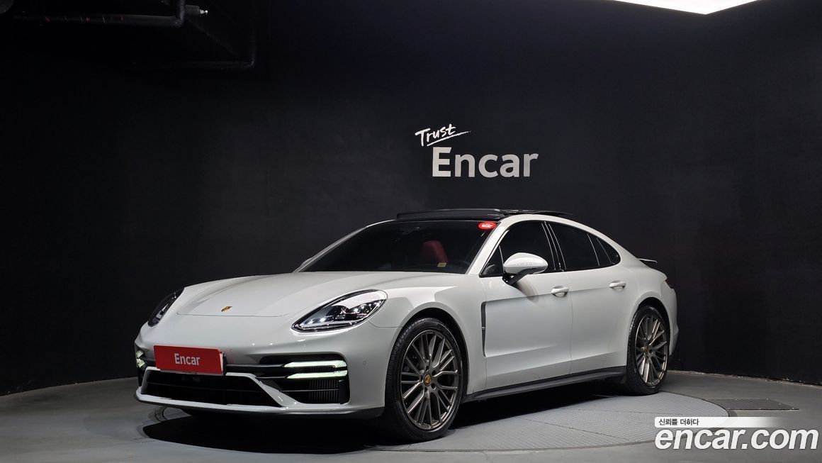 Porsche Panamera 2023