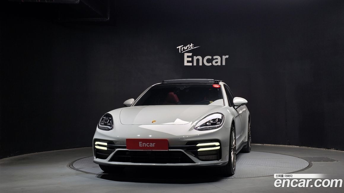 Porsche Panamera 2023