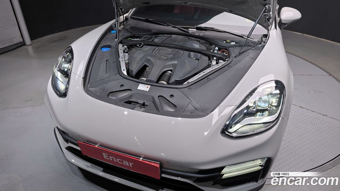 Porsche Panamera 2023
