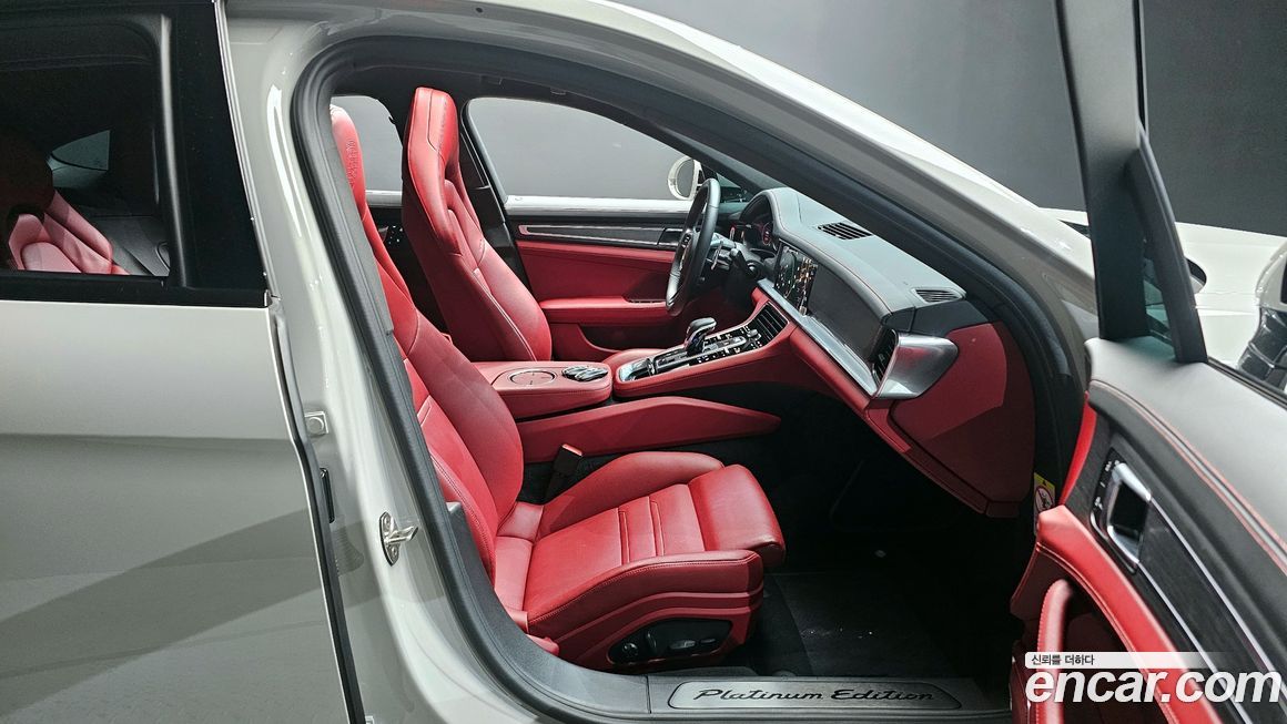 Porsche Panamera 2023