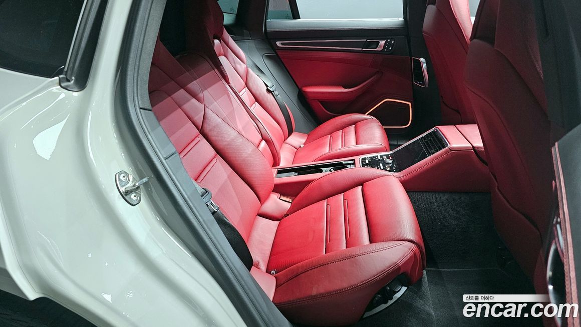 Porsche Panamera 2023