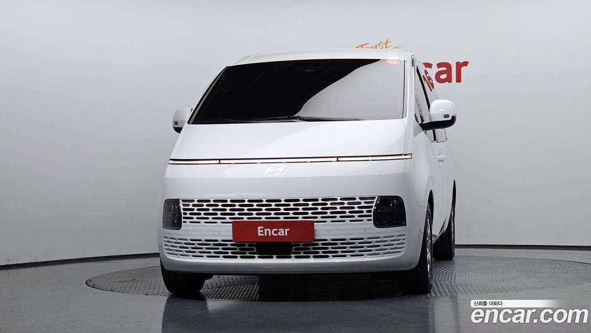 Hyundai Staria 2025