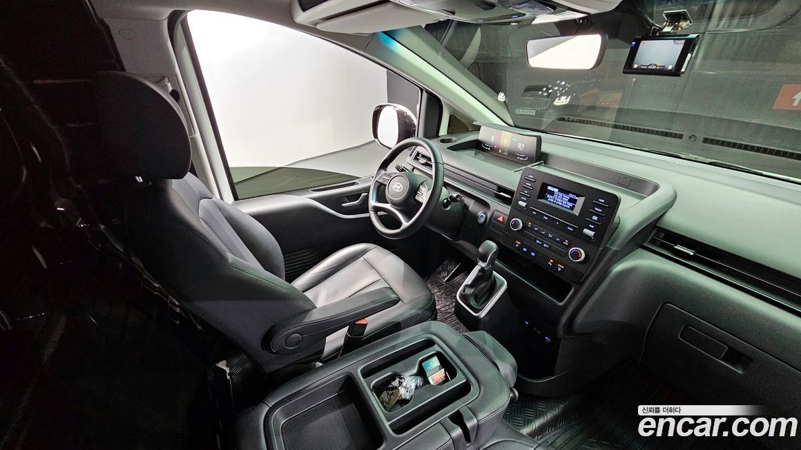Hyundai Staria 2025