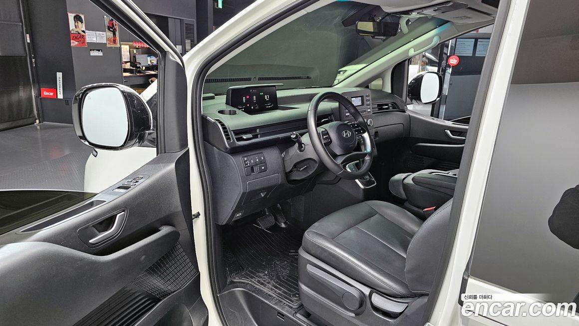Hyundai Staria 2025