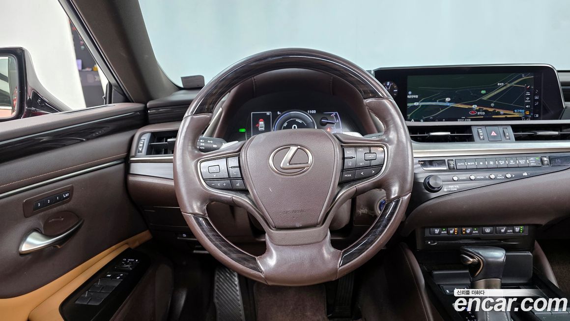 Lexus ES 2019