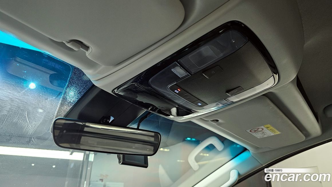 Hyundai Staria 2025