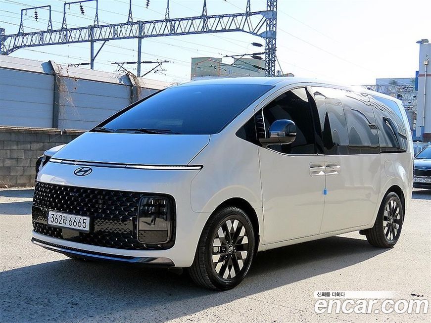 Hyundai Staria 2025