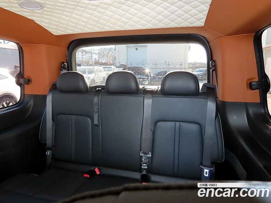 Hyundai Staria 2025
