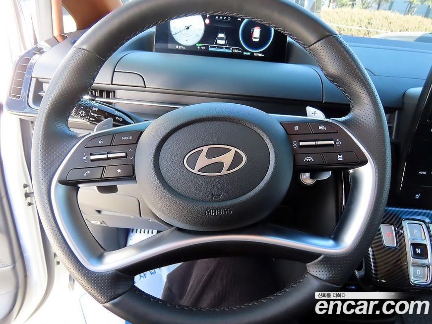 Hyundai Staria 2025