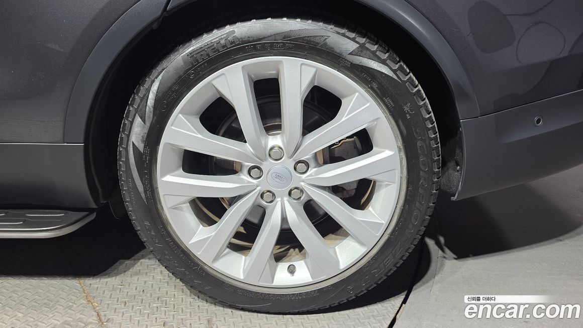 Land Rover Discovery 2022