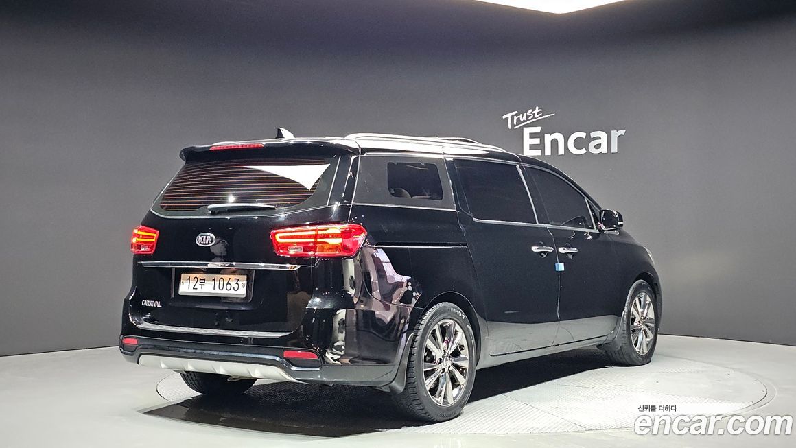 Kia Canival 2019