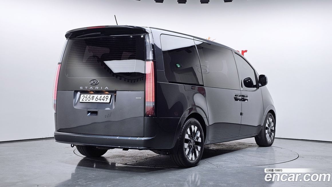 Hyundai Staria 2022