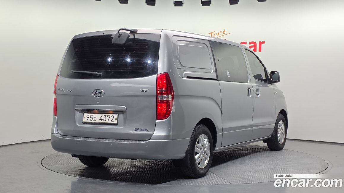 Hyundai Starex 2021