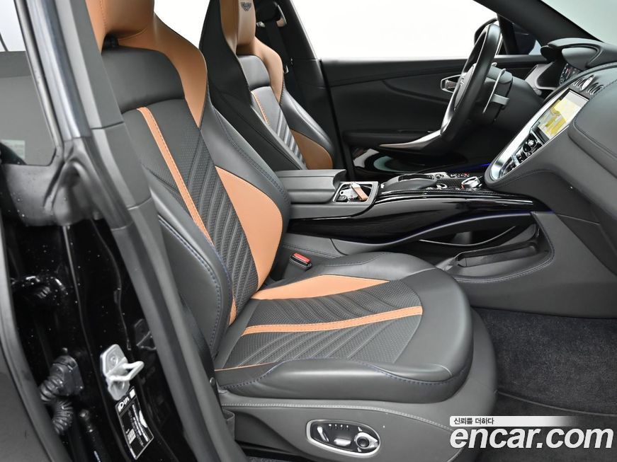 Astonmartin DBX 2023