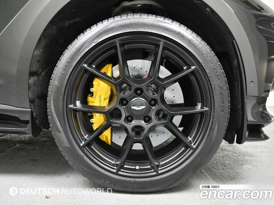 Astonmartin DBX 2023