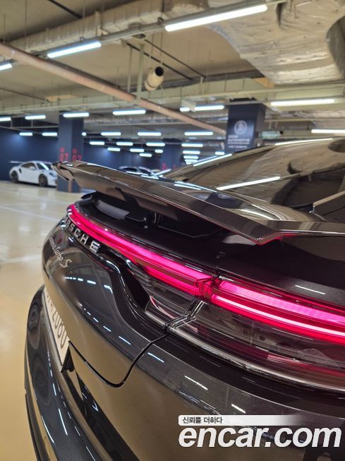 Porsche Panamera 2021