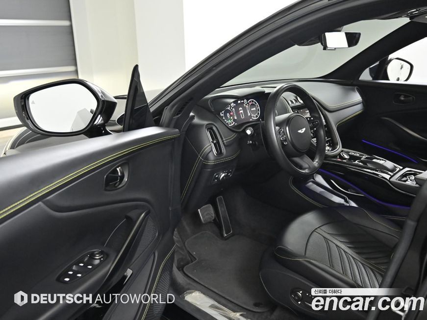 Astonmartin DBX 2023