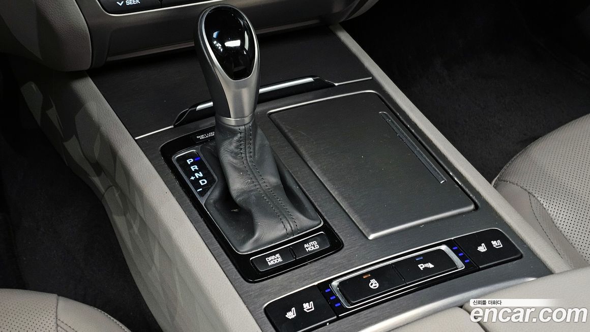 Hyundai Genesis 2016