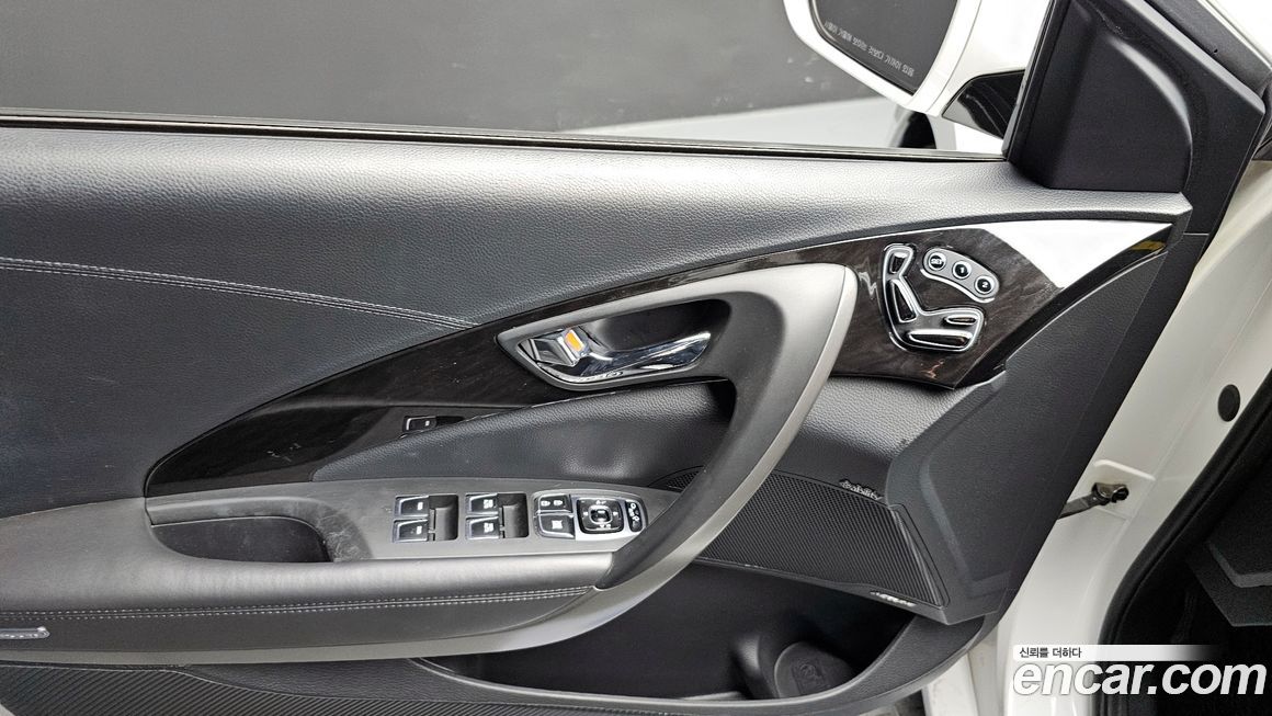 Hyundai Grandeur 2016