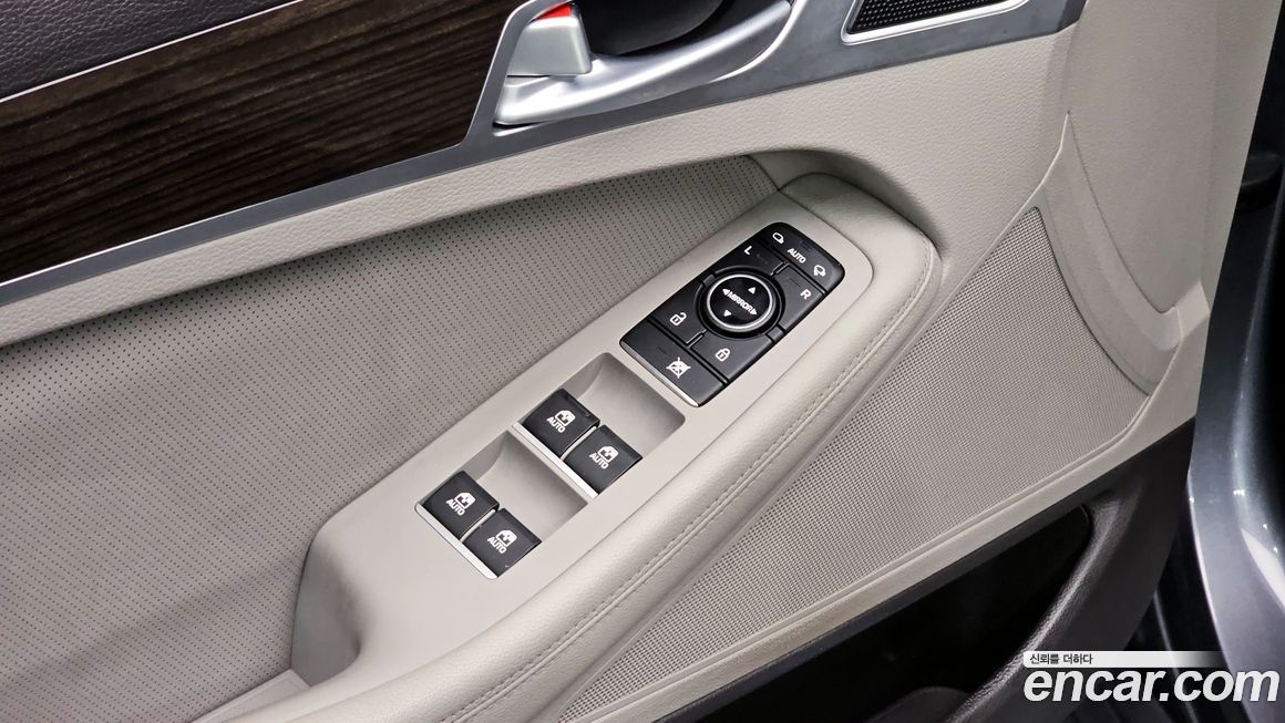 Hyundai Genesis 2016