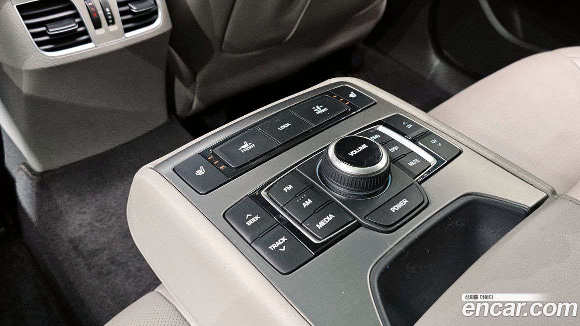 Hyundai Genesis 2016