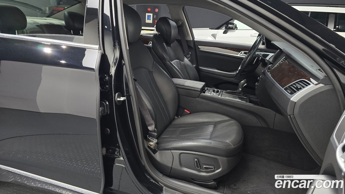 Hyundai Genesis 2014