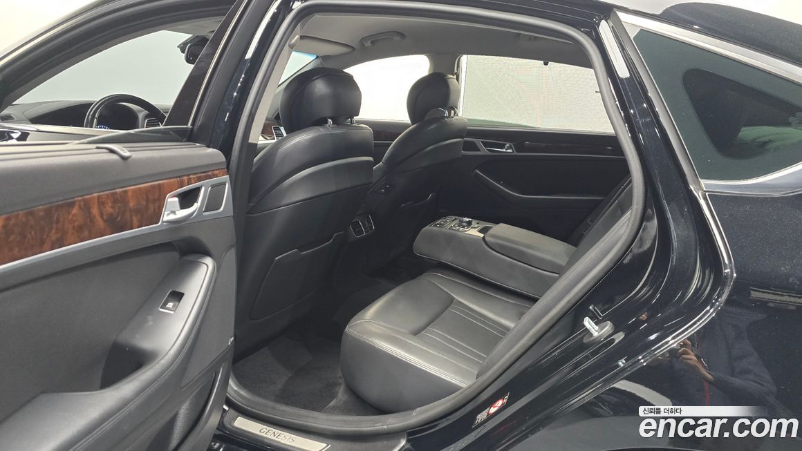 Hyundai Genesis 2014