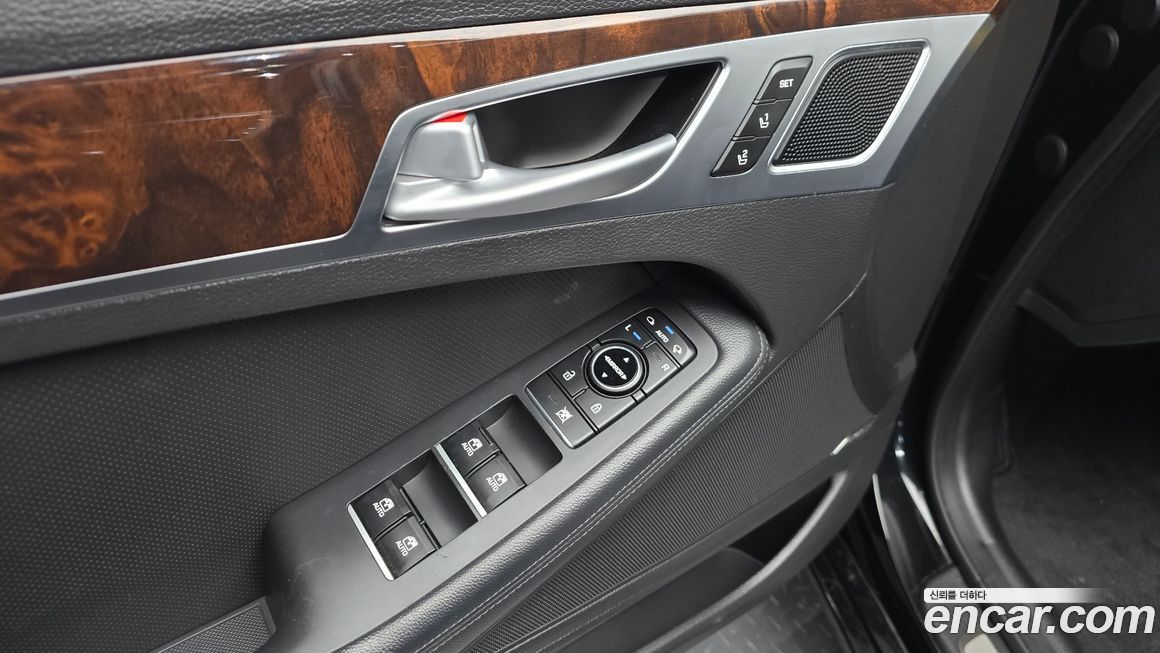 Hyundai Genesis 2014