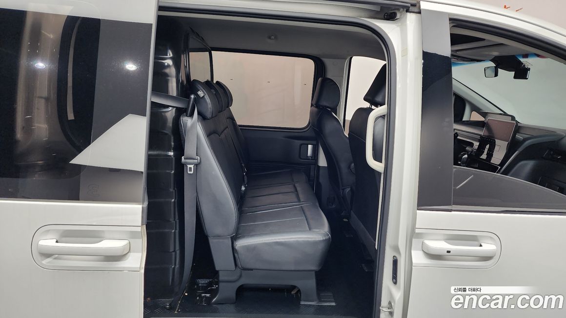 Hyundai Staria 2022
