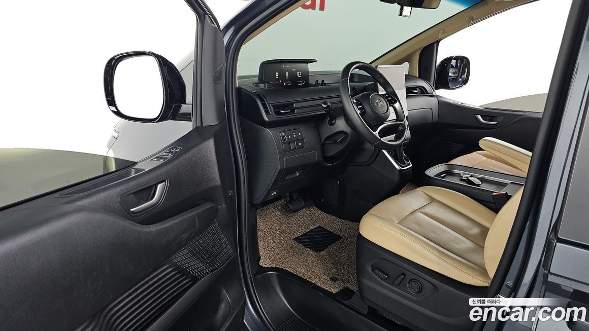 Hyundai Staria 2023