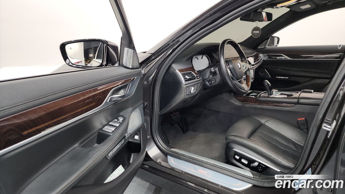 BMW 7-Series 2016