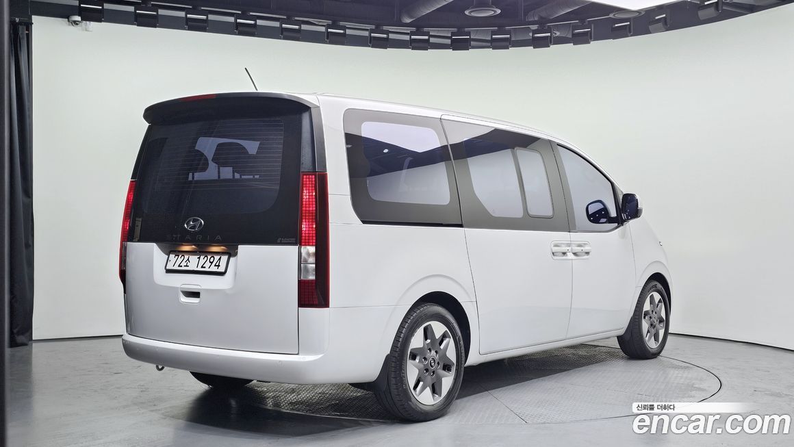 Hyundai Staria 2023
