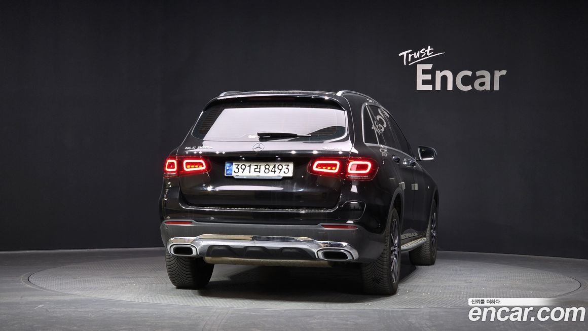 Mercedes-Benz GLC-Class 2021