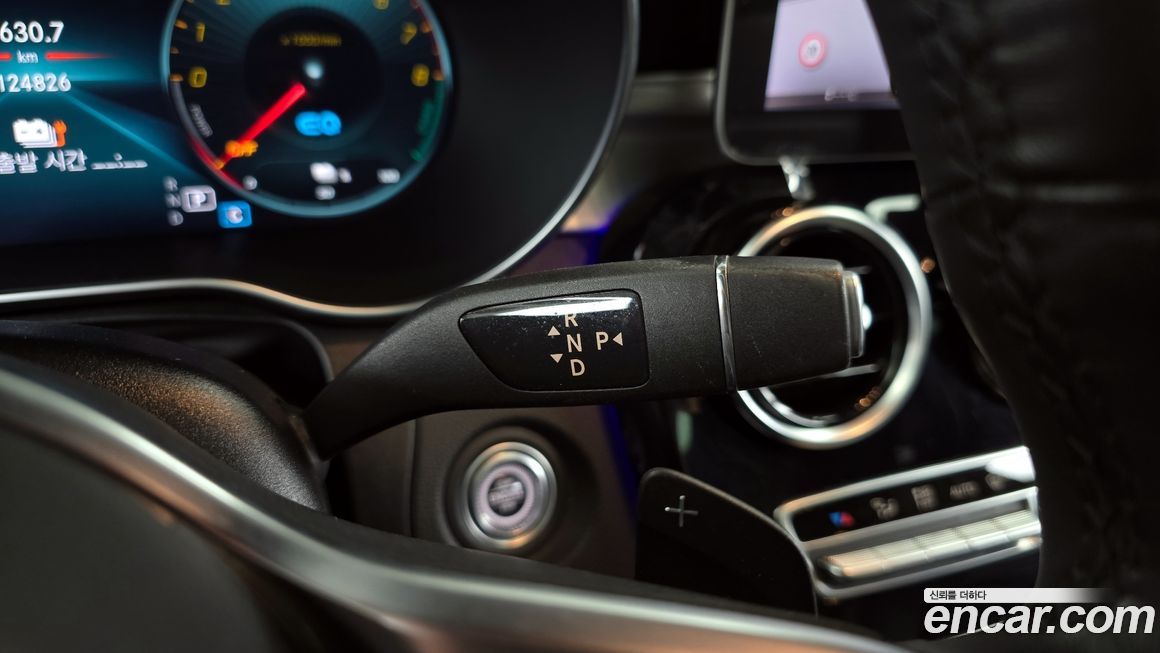 Mercedes-Benz GLC-Class 2021