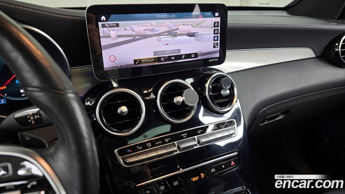 Mercedes-Benz GLC-Class 2021