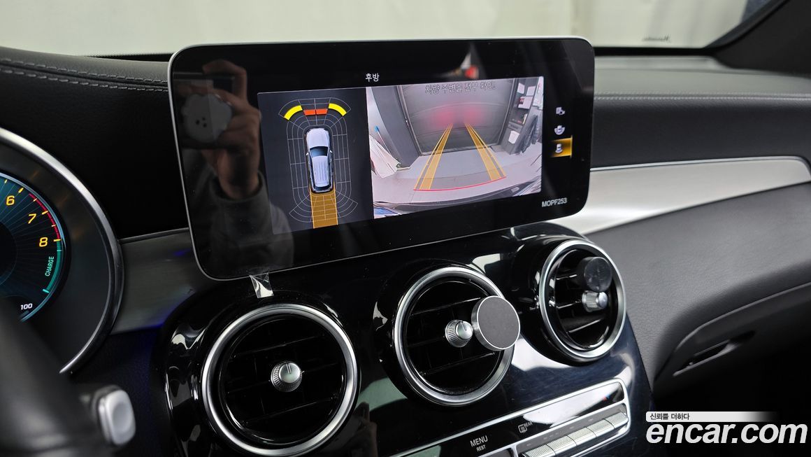 Mercedes-Benz GLC-Class 2021