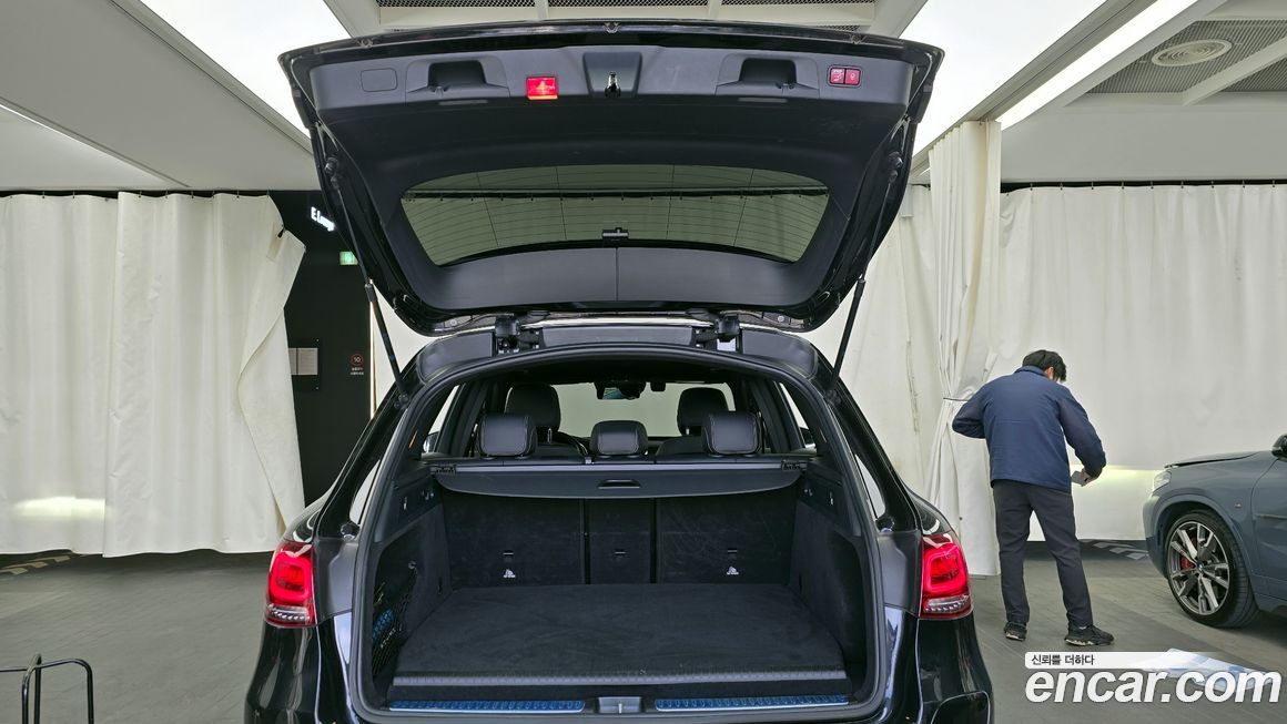 Mercedes-Benz GLC-Class 2021