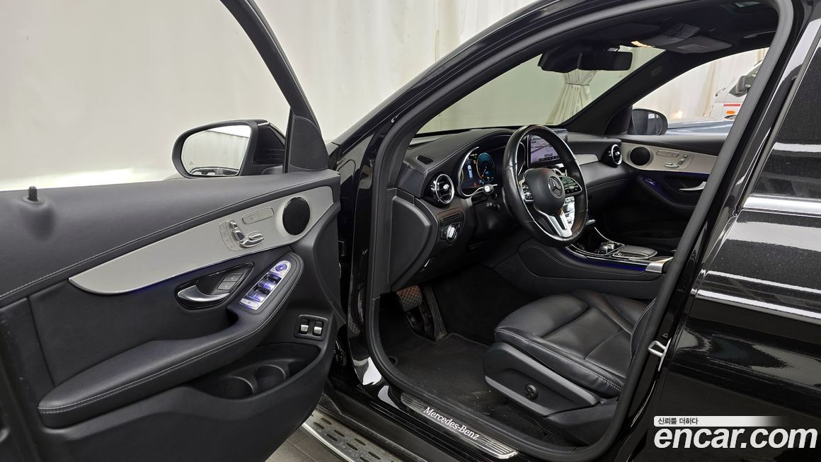 Mercedes-Benz GLC-Class 2021