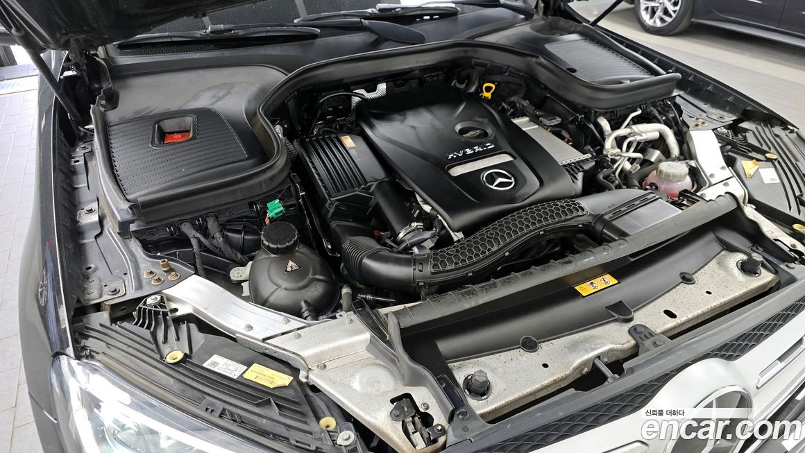 Mercedes-Benz GLC-Class 2021