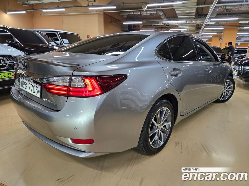 Lexus ES 2018