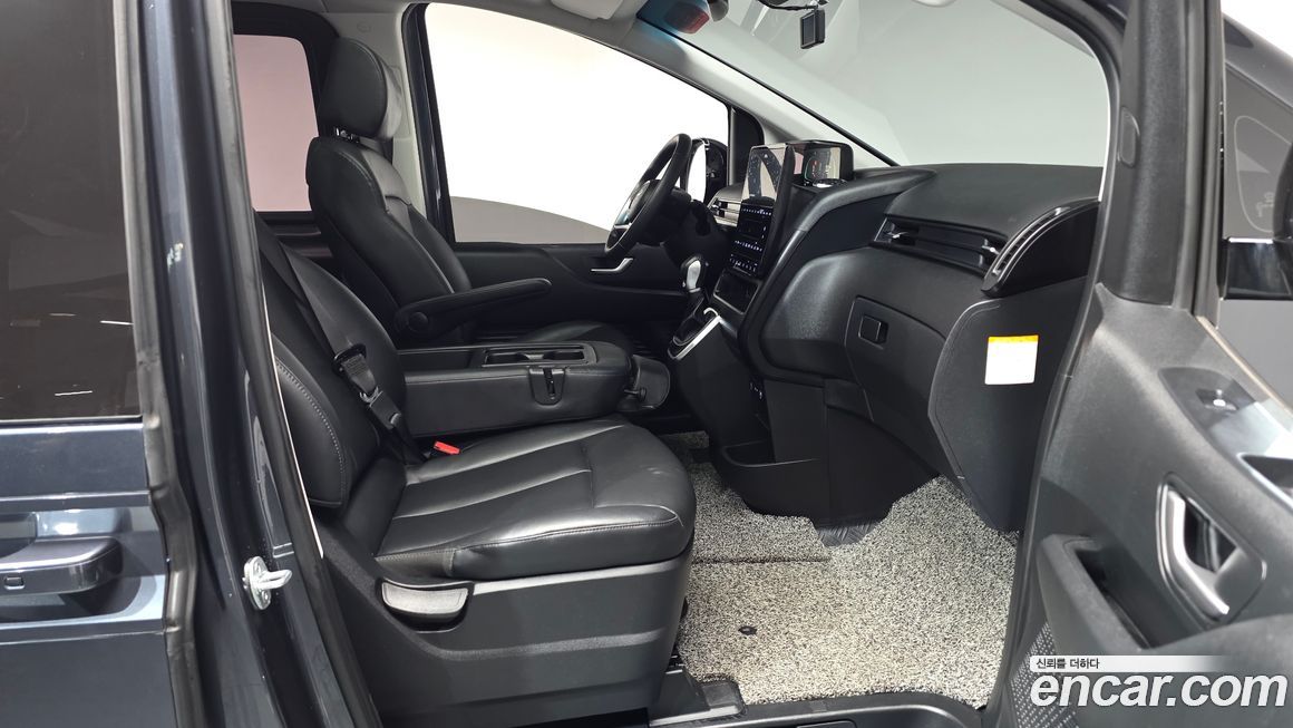 Hyundai Staria 2025