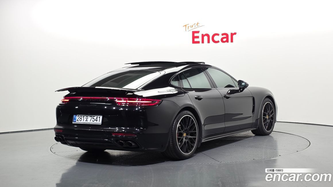 Porsche Panamera 2020