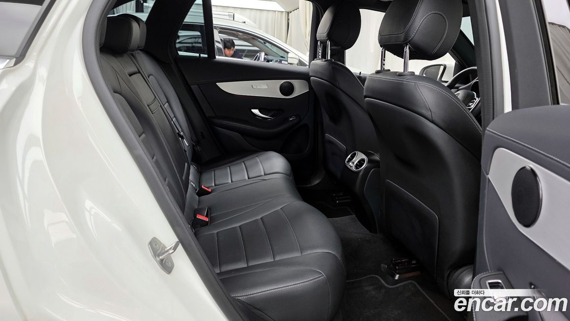 Mercedes-Benz GLC-Class 2021