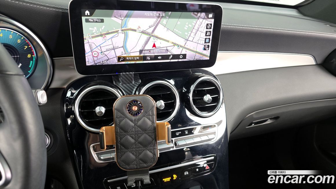 Mercedes-Benz GLC-Class 2021