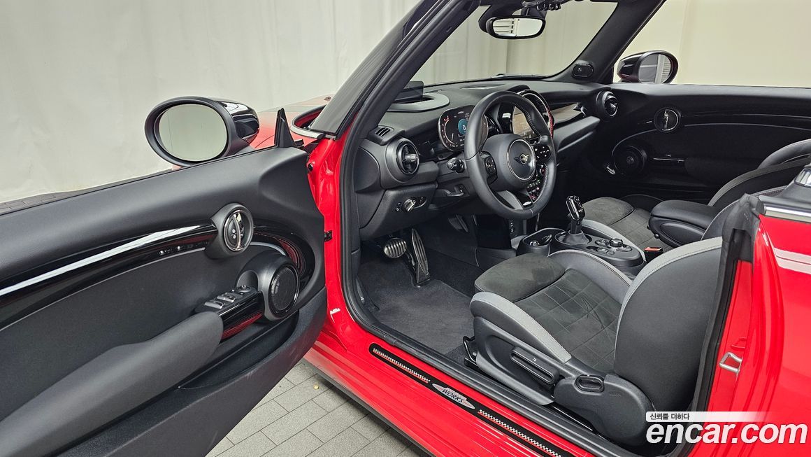 Mini Cooper Convertible 2024